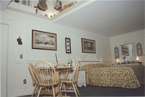 Red Barn Village Bed & Breakfast Clarks Summit エクステリア 写真